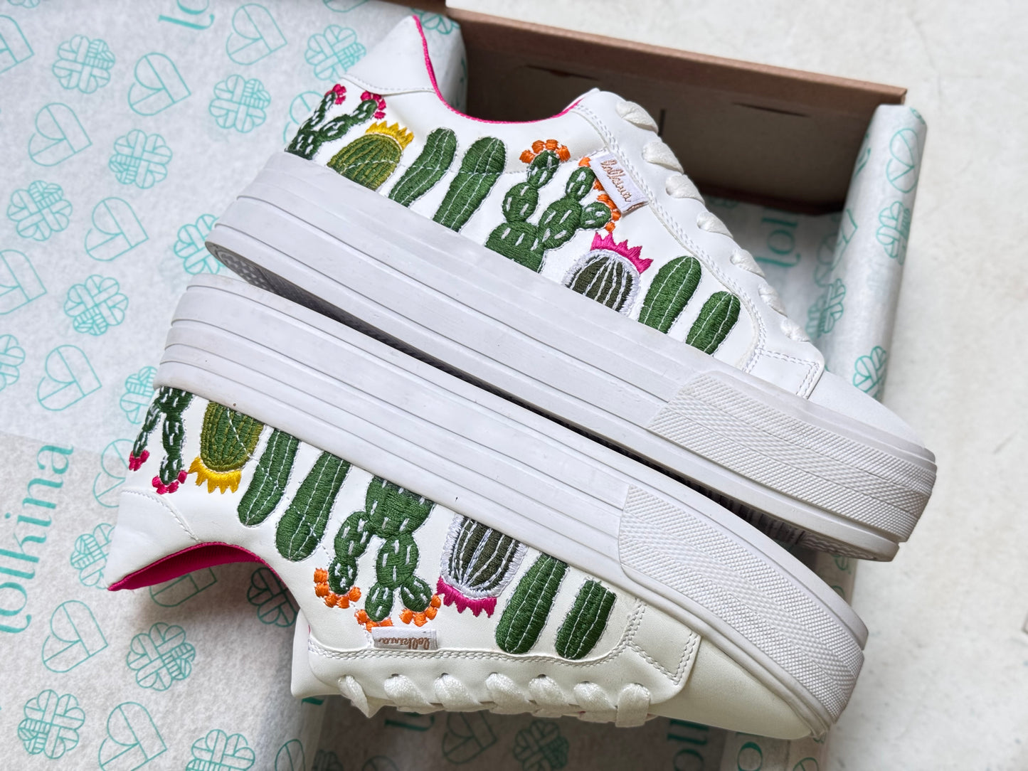 Par único. Talla 23.