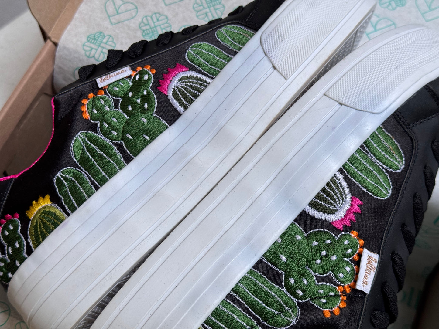 Par único. Talla 26.