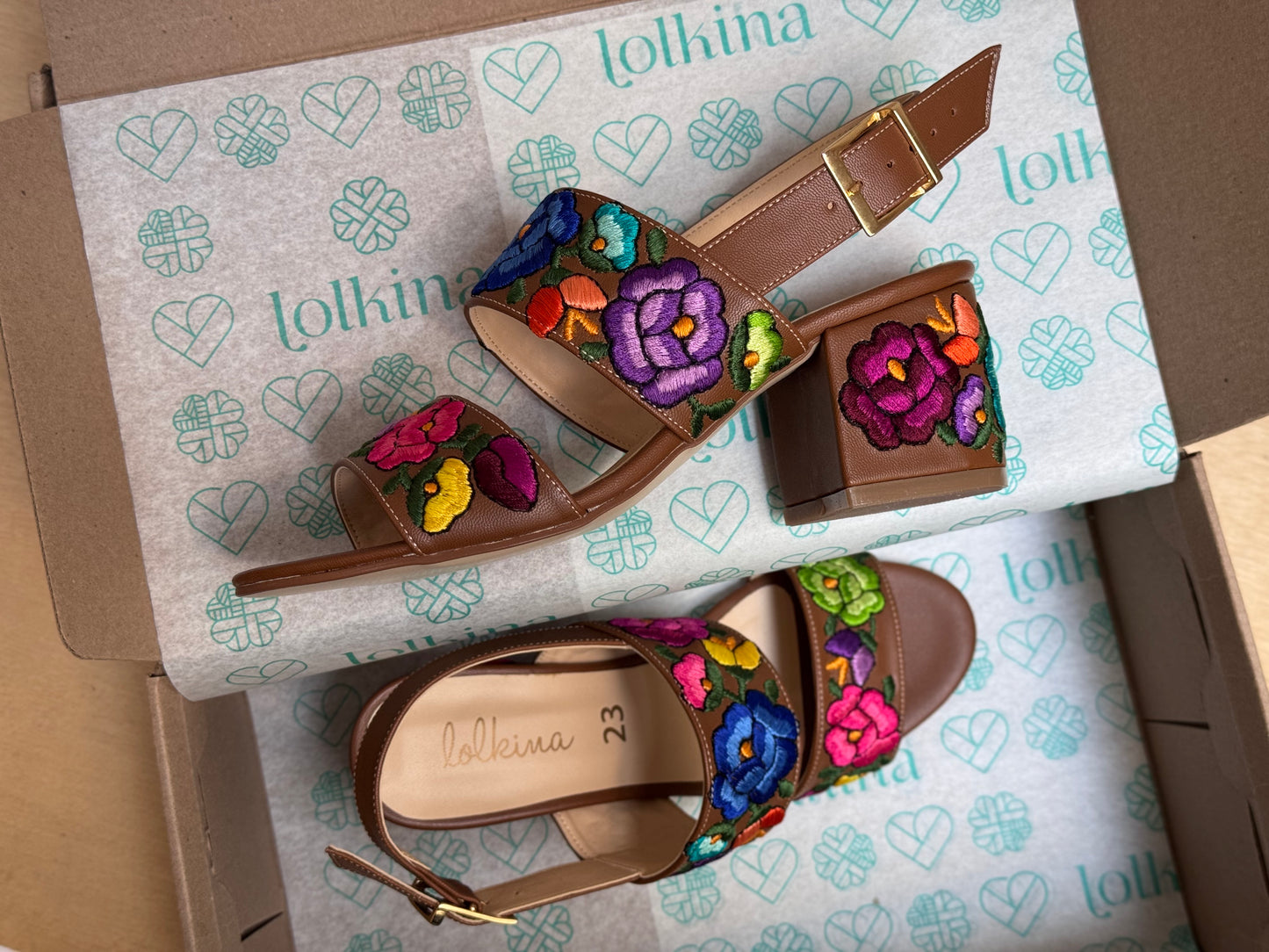 Par único. Talla 23.