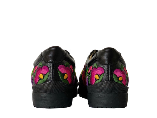 Pares únicos. Tallas 23, 24 y 26.